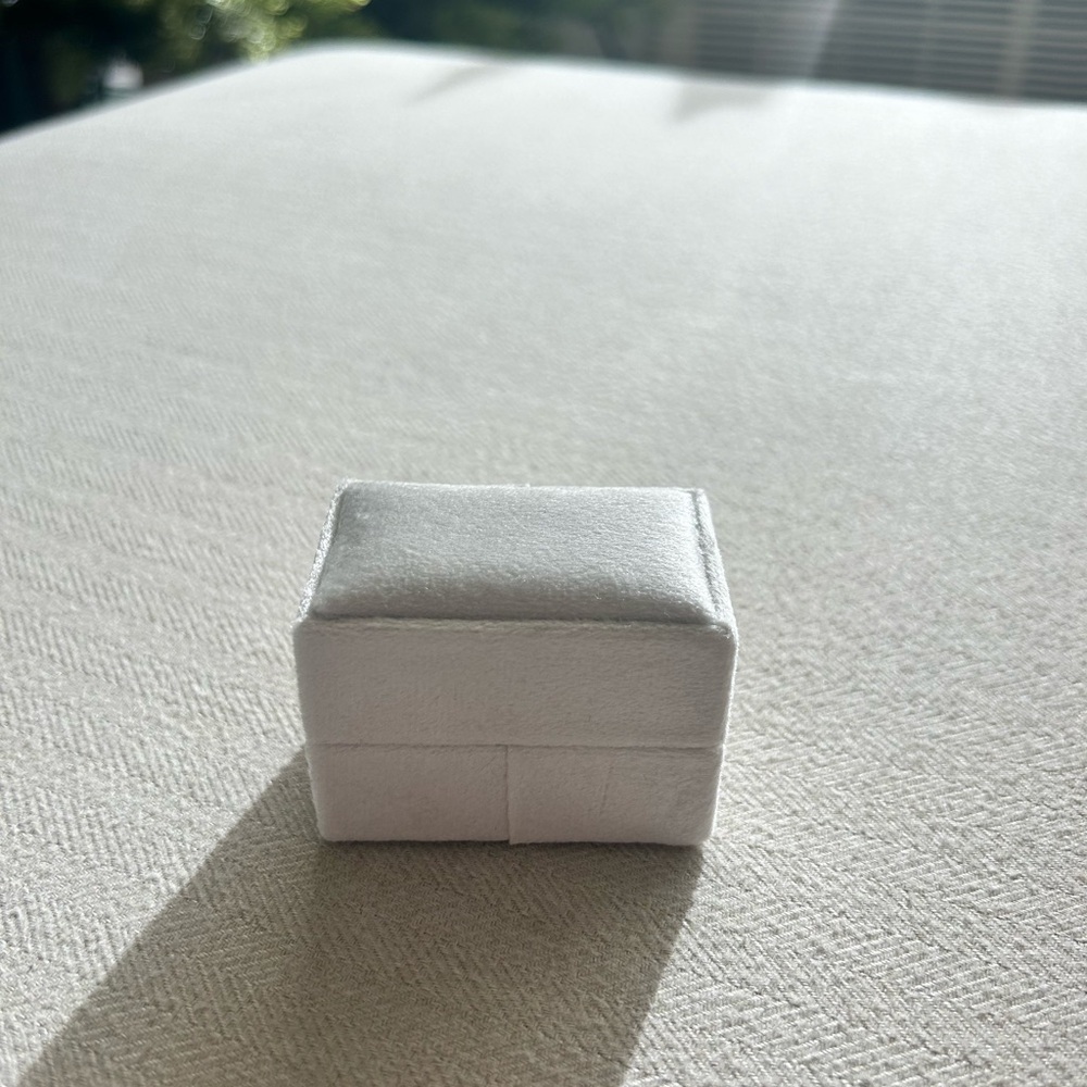 Ring box - Picture 3 of 4